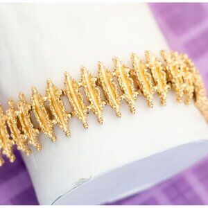 Vintage Fern Gold Tone Bracelet 7 1/2 by Avon - V15